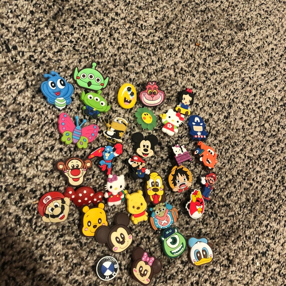 32 Random Jibbits for Crocs. - Picture 2 of 3